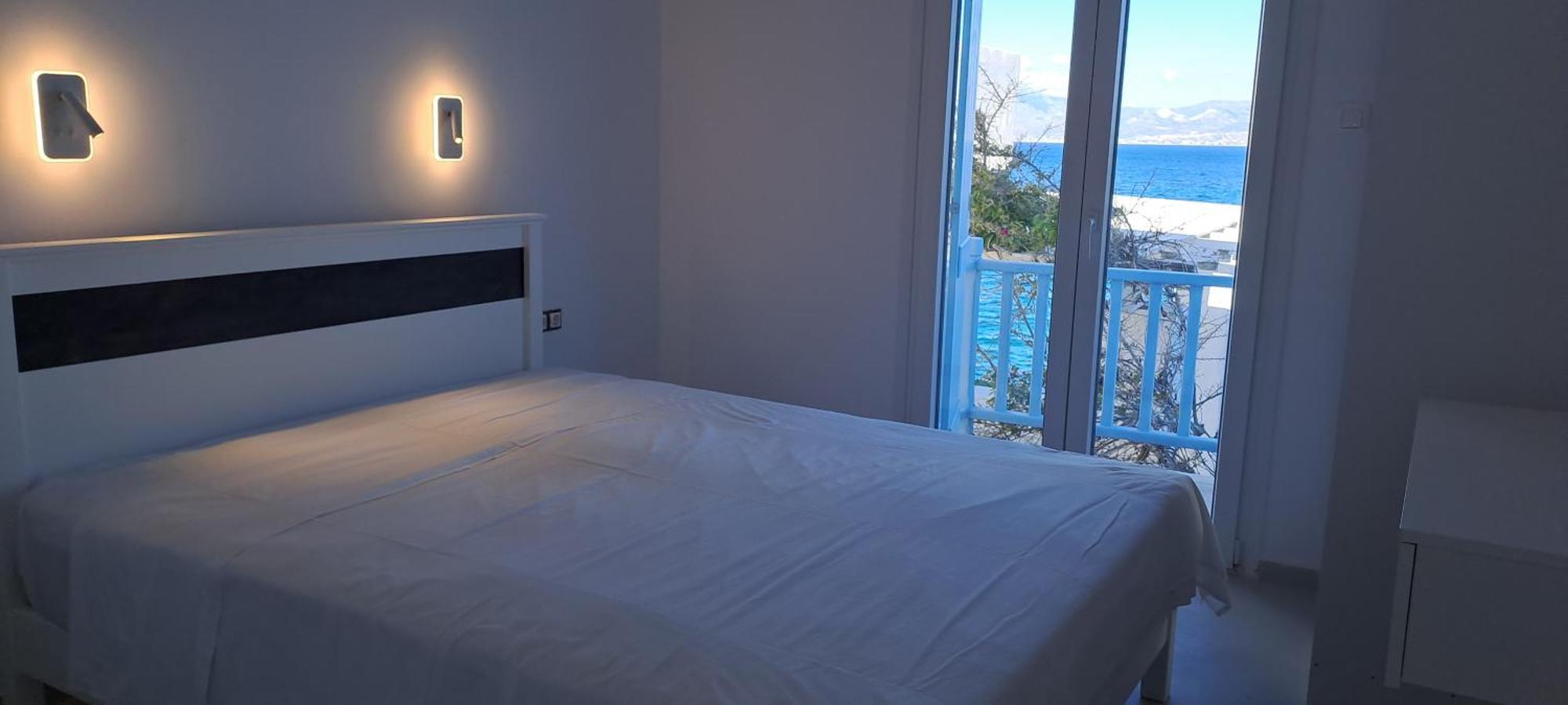 Dinas Inn Piso Livadi Exteriör bild