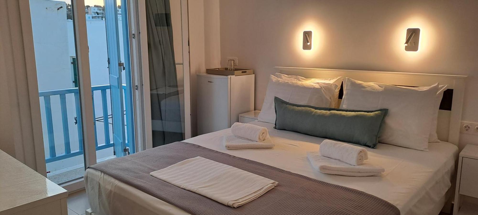 Dinas Inn Piso Livadi Exteriör bild