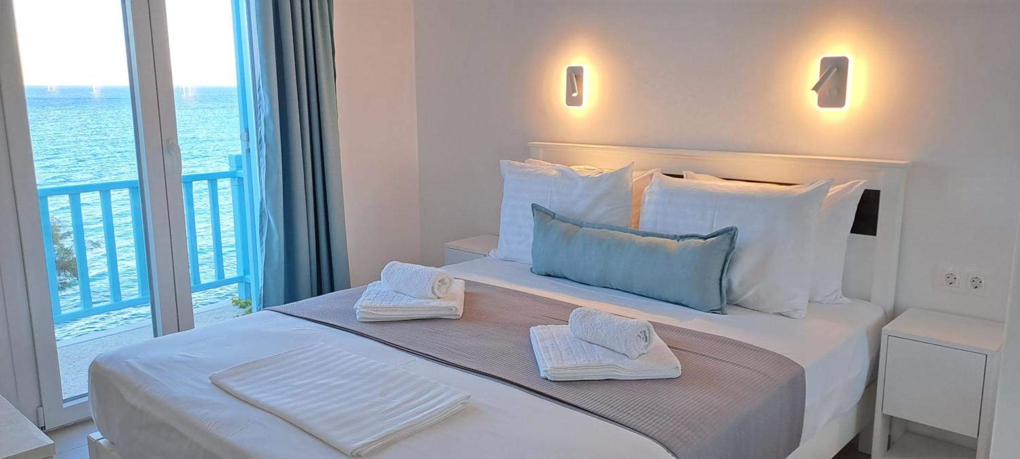 Dinas Inn Piso Livadi Exteriör bild
