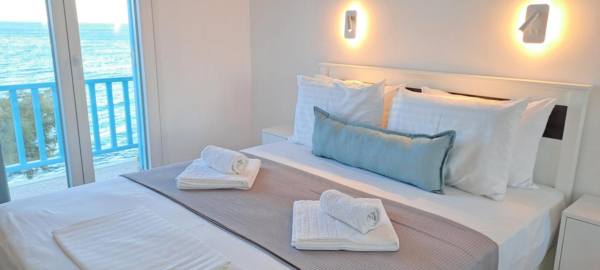 Dinas Inn Piso Livadi Exteriör bild